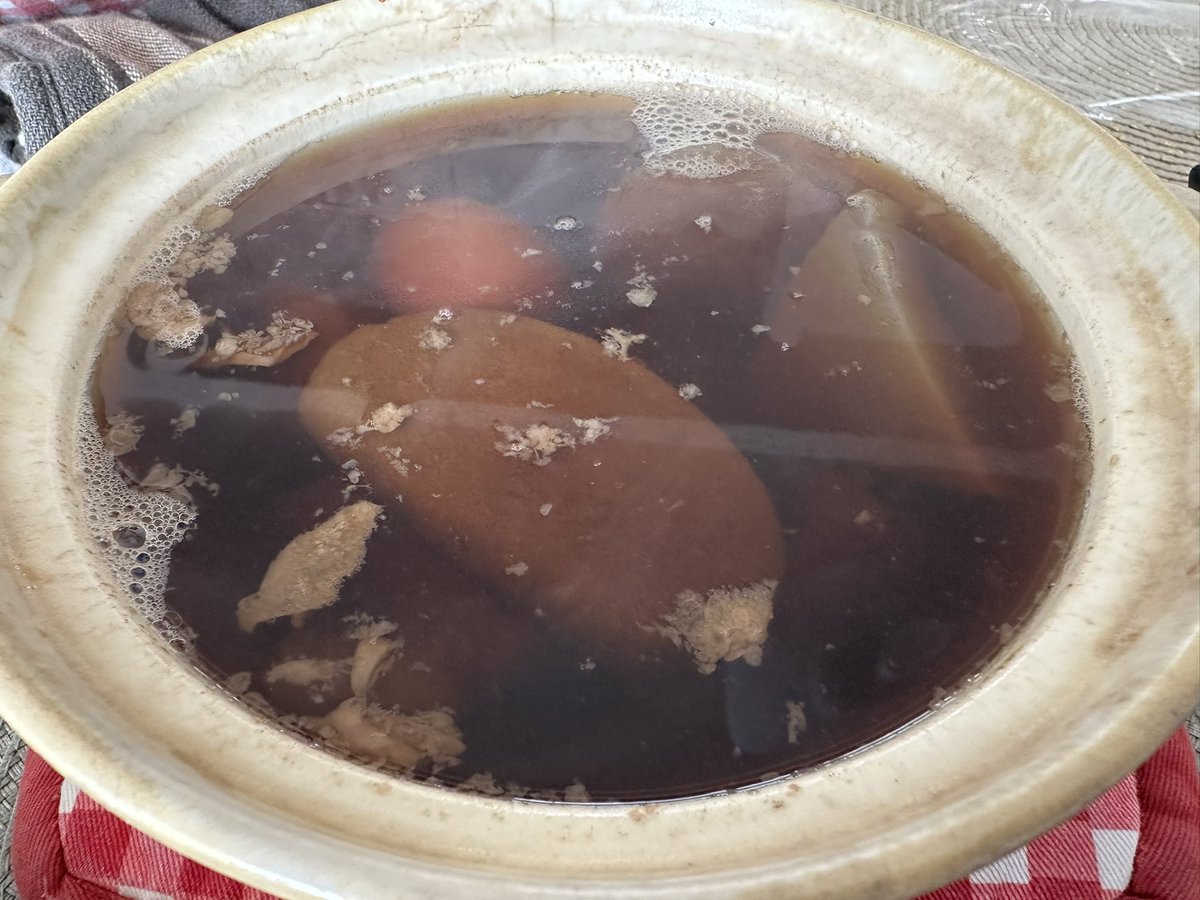 4(よん) tweet media