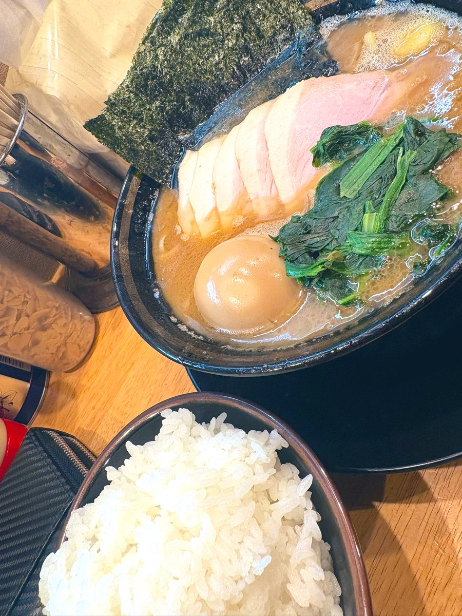 バズカット tweet media