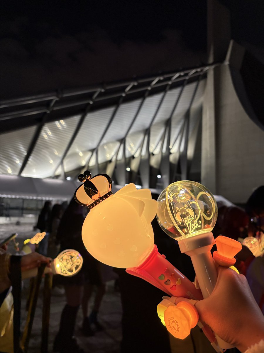 らりる tweet media