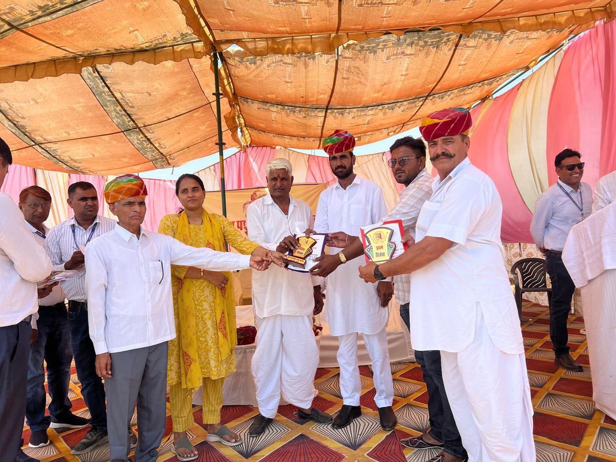 hansa_choudhari's tweet image. बलदेव राम पशु मेला मेड़ता सिटी 
✌️ 🥇 #horse #winner