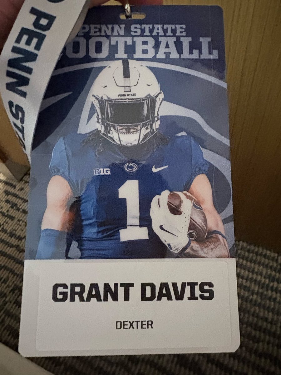 GrantDavis94's tweet photo. Thank you @PennStateFball for the visit and a great time. @TheD_Zone @MichFBFrenzy @CoachJSB_74 @youareathlete @MLiveSports @CoachMC_PSU https://t.co/bkSx6Cpxzy