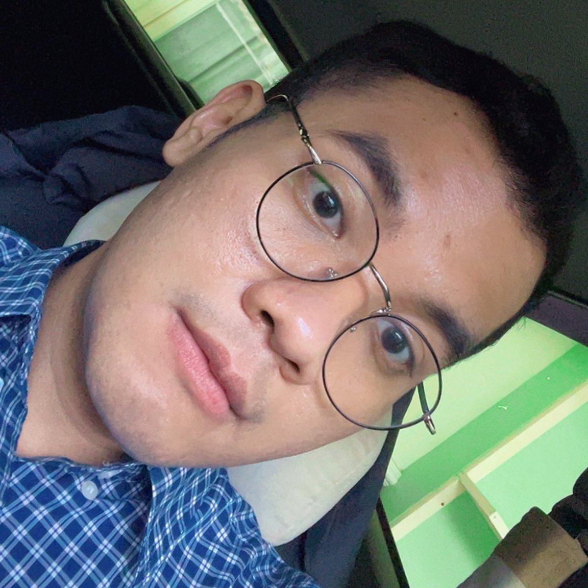 [FRIENDSHIP APPLICATION]

Name: Rizky
Age: 17.5 + 12.5
Occupation: acads
Domicile: SUB
Zodiac: ♒️
Height: 166
Weight:  72
Hobby: watching animes, journal reading, scrolling memes
Fun fact: penyuka pare dan pete, fight me🫛