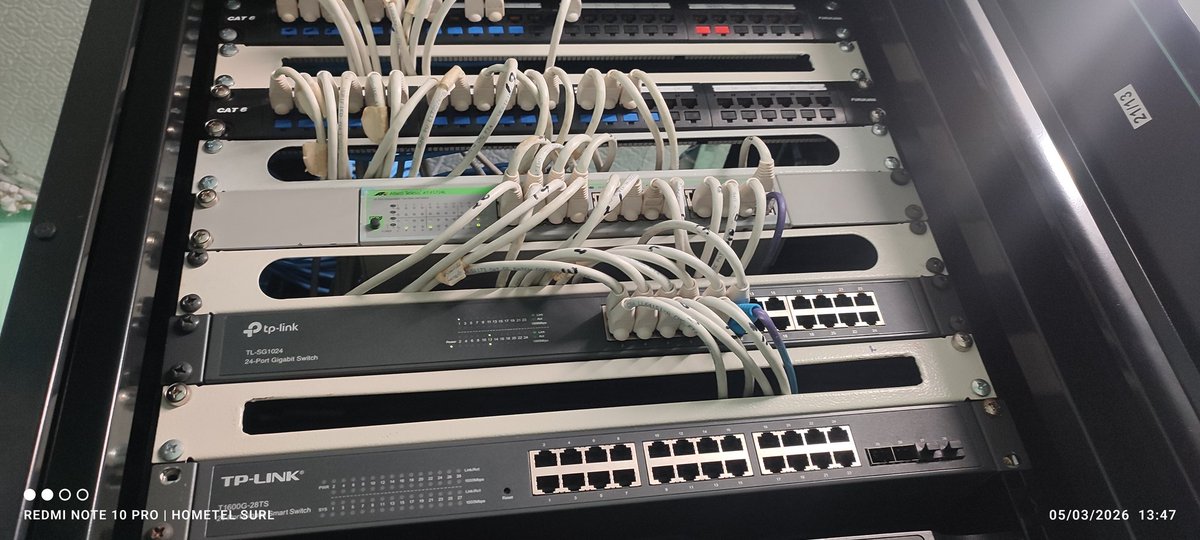 kevynjaciel's tweet photo. ✅ Mantenimiento ⛑️ 🦺 a la fibra óptica del backbone de la Universidad de Ciencias Médicas Matanzas ⚕️
✅ Mejoras en la infraestructura interna de datos y red de acceso a los servicios principales.
#hometelsurl
#networking
#ServerSolution
#RedmiNote10Pro 📸 https://t.co/VxrIVUzW30
