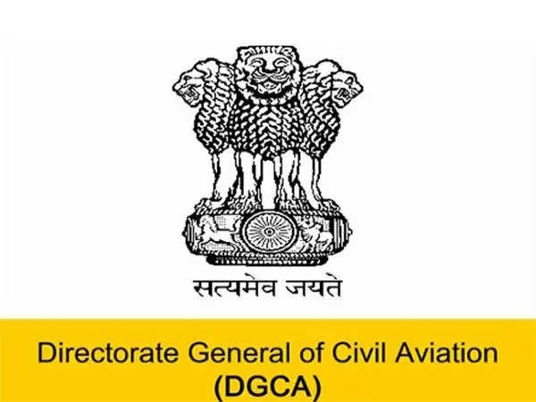 AIRNewsHindi's tweet image. नागरिक उड्डयन महानिदेशालय (#DGCA) ने मुख्यमंत्री, केंद्रीय मंत्री और राज्यपाल सहित वीवीआईपी यात्रियों की सुरक्षा बढ़ाने के लिए विमान संचालकों के लिए दिशानिर्देश जारी किए।