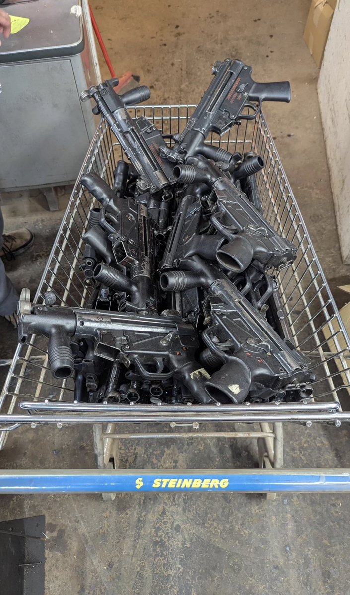 Weapons Daily tweet media