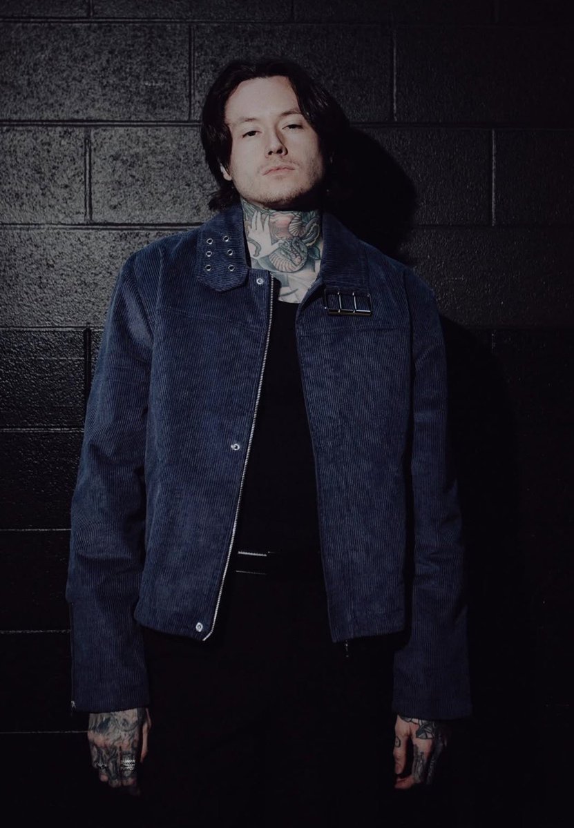 badopemens's tweet photo. he served mug this whole tour https://t.co/xc1Gd6WDFs