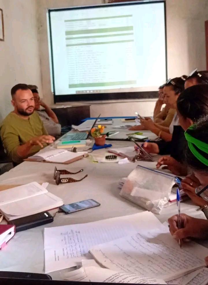 🧑‍🏫📚 || La Continuidad de Estudios en 9° grado y el seguimiento a las acciones implementadas para lograr la calidad del aprendizaje, fueron temas analizados y discutidos este Jueves en el Consejo de Dirección Municipal.

#CubaMined #CubaEduca <a href="/Yamilet50088609/">Yamilet Herrera</a> <a href="/directoredusag/">Dtor Educación Sagua🇨🇺</a>