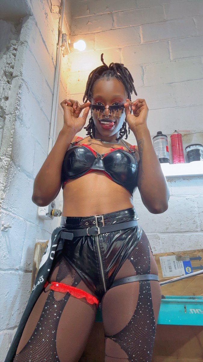 TheGiaScott's tweet photo. “Hey Alexa! Play Pony by Ginuwine” 🎶🎸❤️🔥✨🎱
#BigMindset #ProWrestling #WomensWrestling https://t.co/ASgOZFQfIO