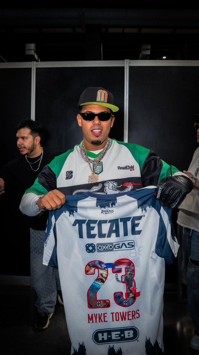 Rayados's tweet photo. Que suene el flow… y que se sienta la pasión 🎶💙

@MYKETOWERS con el jersey de nuestros Rayados. https://t.co/CbmXCIcqN7