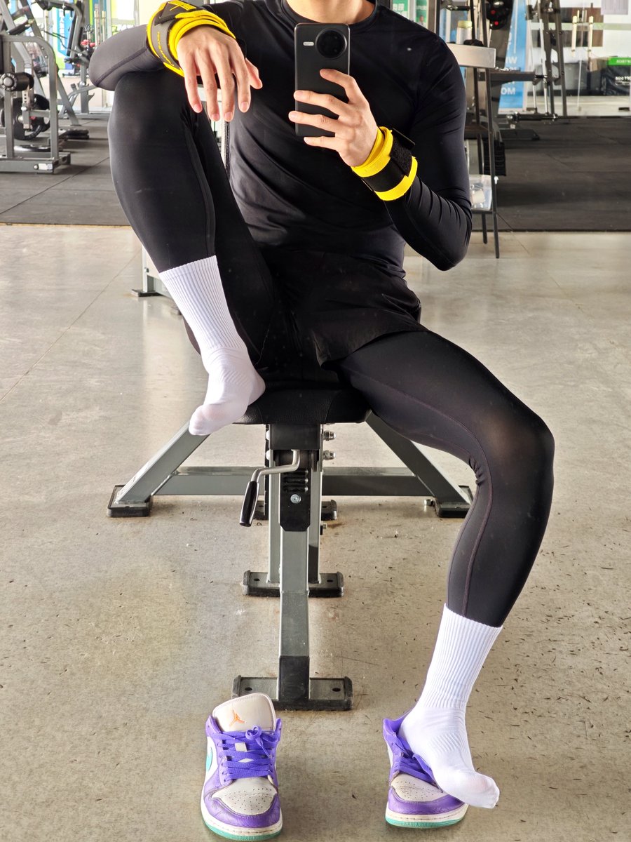 XuanLiRD's tweet photo. 健身房有变态，好害怕😰 https://t.co/4A6enBnIDH