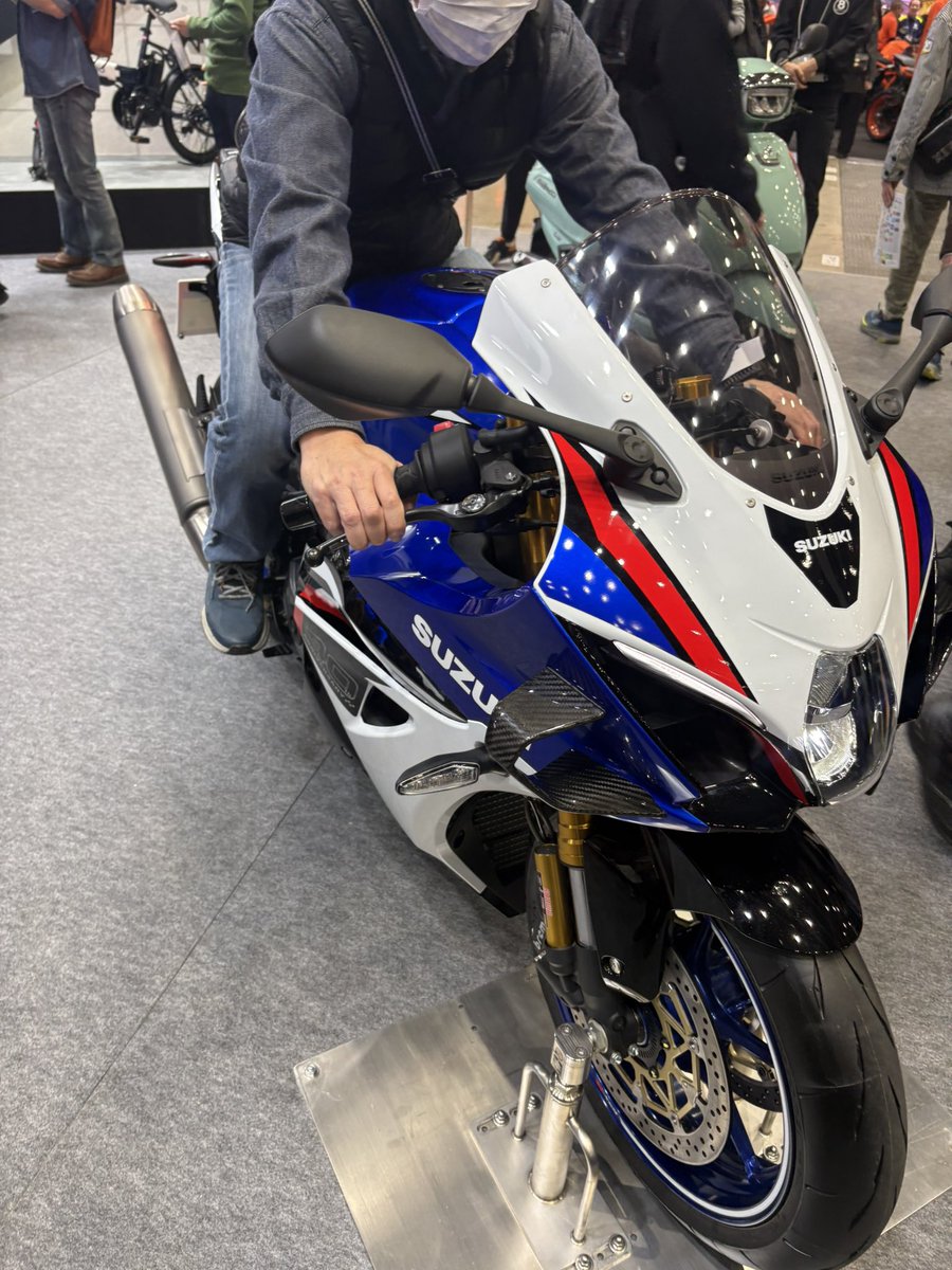 xETqrPpSNavW19C's tweet photo. R1000Rめっちゃかっこいい！欲しい‼️ https://t.co/847GSAr4nP