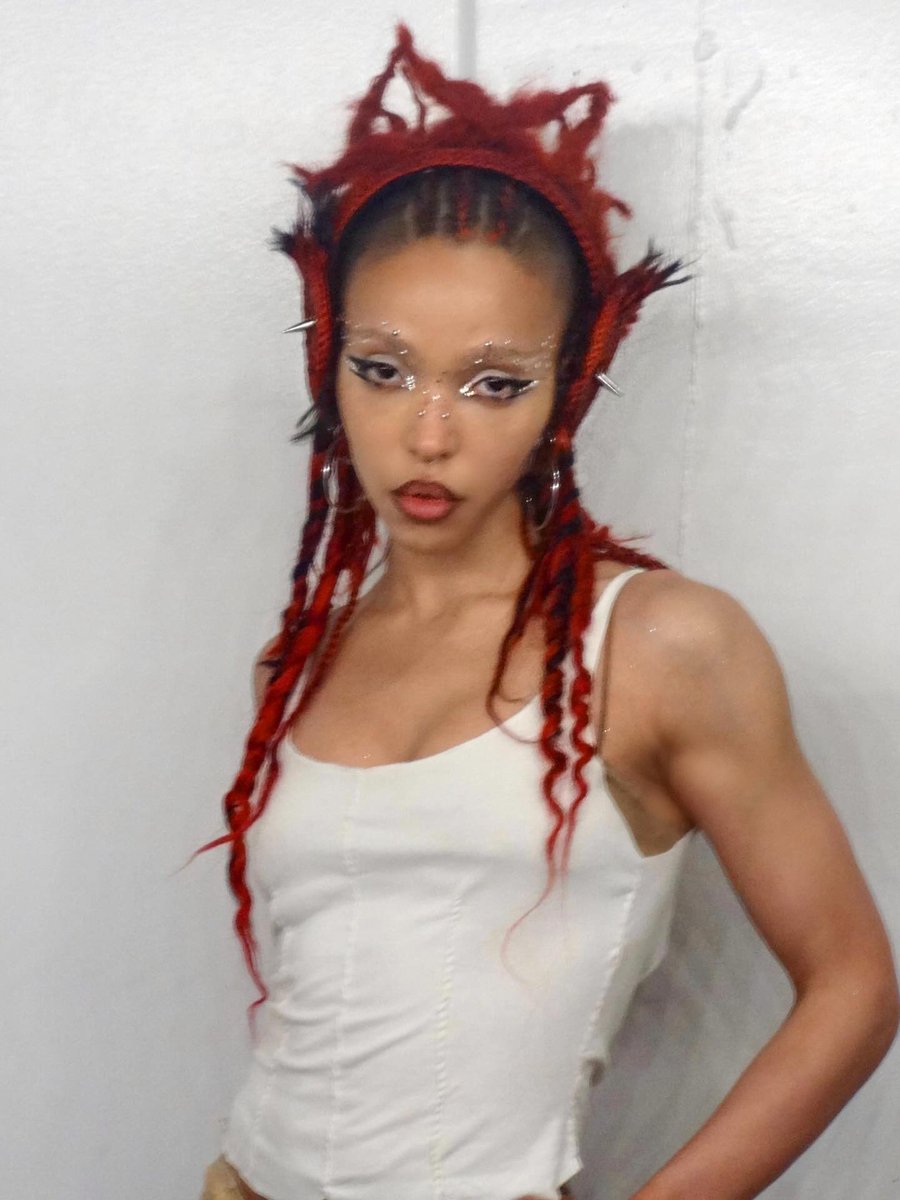 FKA twigs updates tweet media