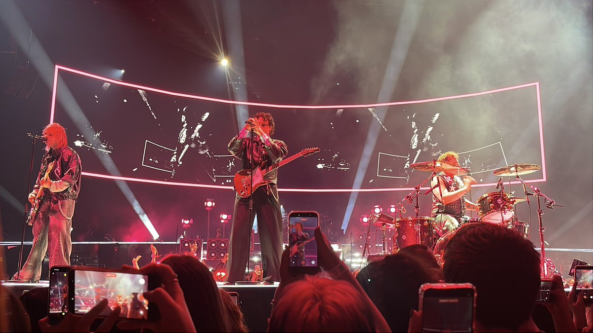 marta on tour ★ tweet media