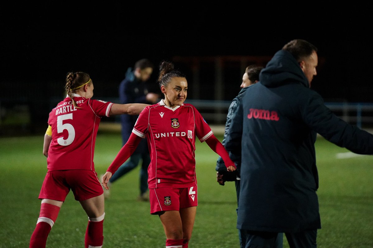 Phoebe Davies tweet media