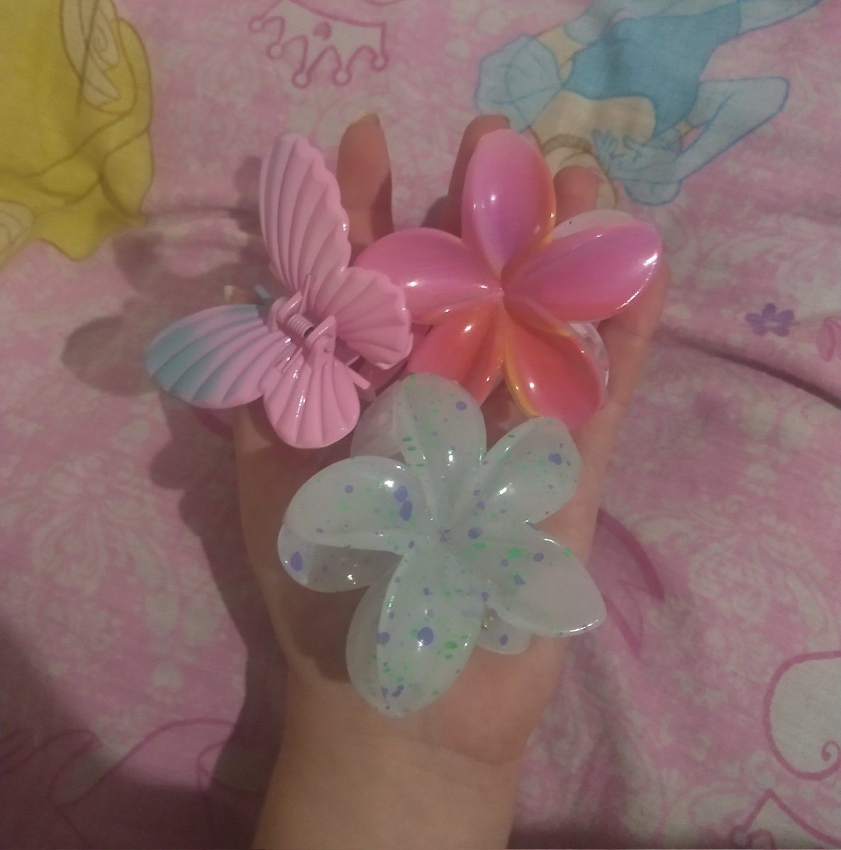 dai lvs castiel tweet media