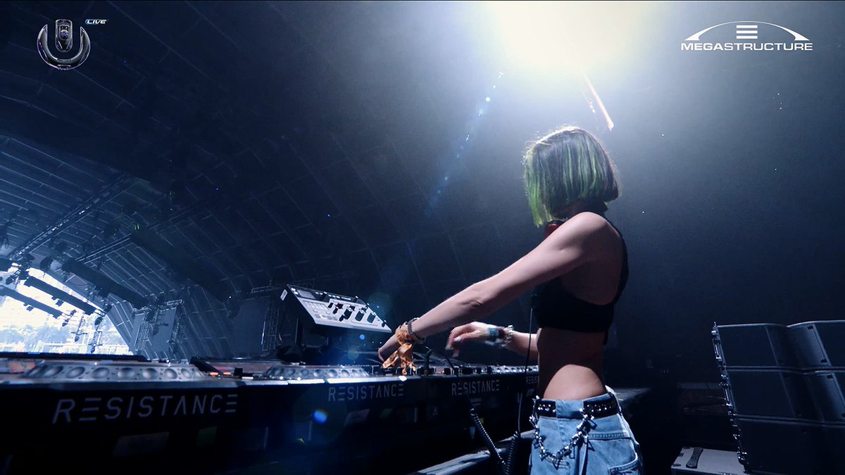 🍋BangGoTheBells 💋🧙🏻‍♀️✨ tweet media