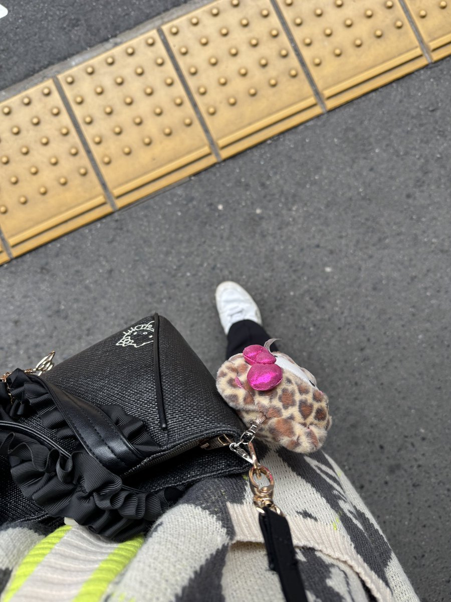 おは〜☀️

F1が始まったね〜🏎️🏁

電車がいっぱいだぁー🚃🈵

今日も良き1日に〜👋