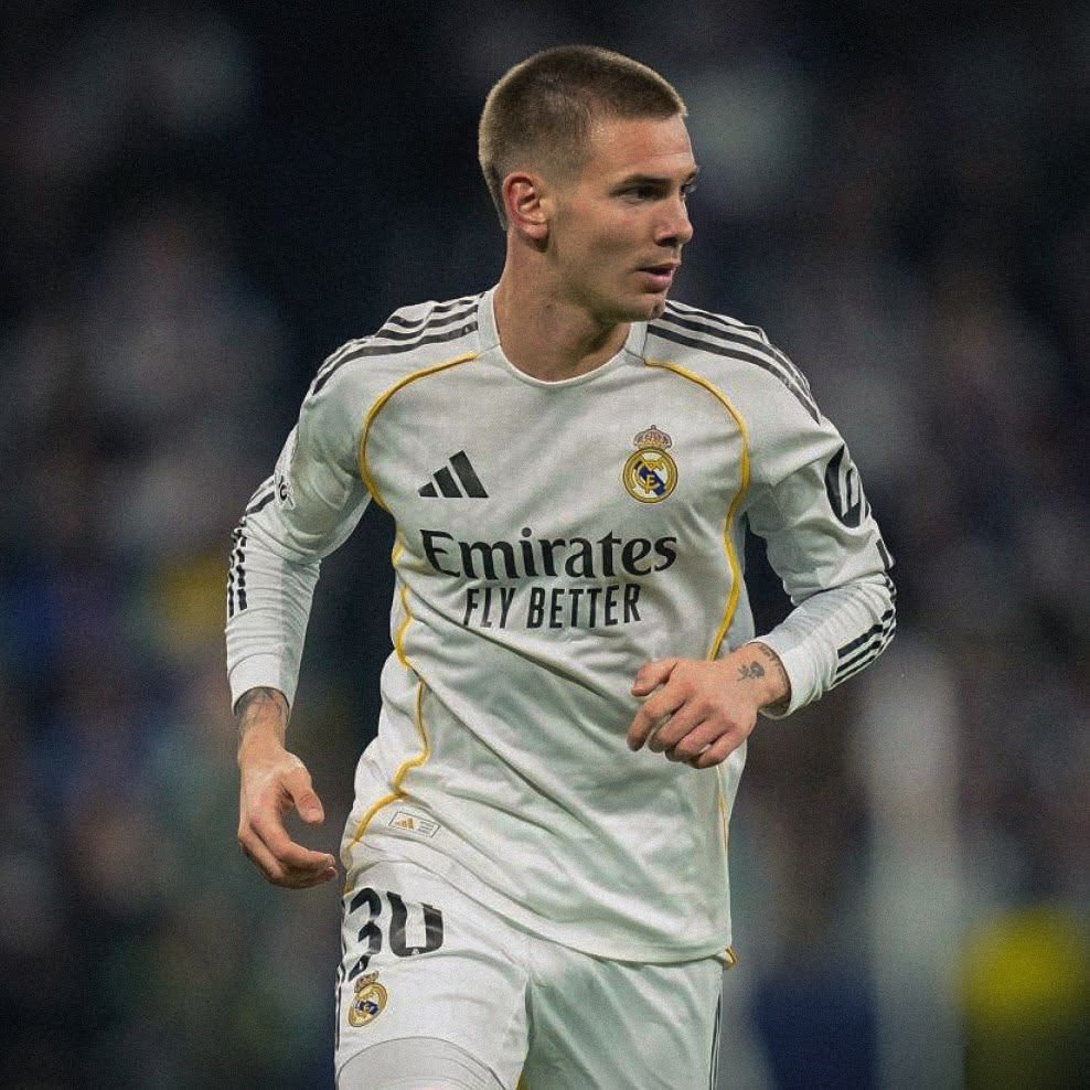 (fan) Danik tweet media