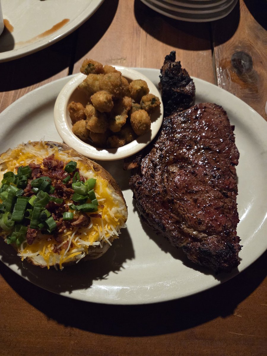 ProsperEaglePL's tweet photo. Your Prosper Eagle Powerlifters are weighed in and fueled up thanks to Lytle Land &amp; Cattle!
Eat Big = Lift Big

Good luck at the THSPA Stae meet tomorrow!
#EagleStrong 
#THSPA https://t.co/wsJ9U0eySq