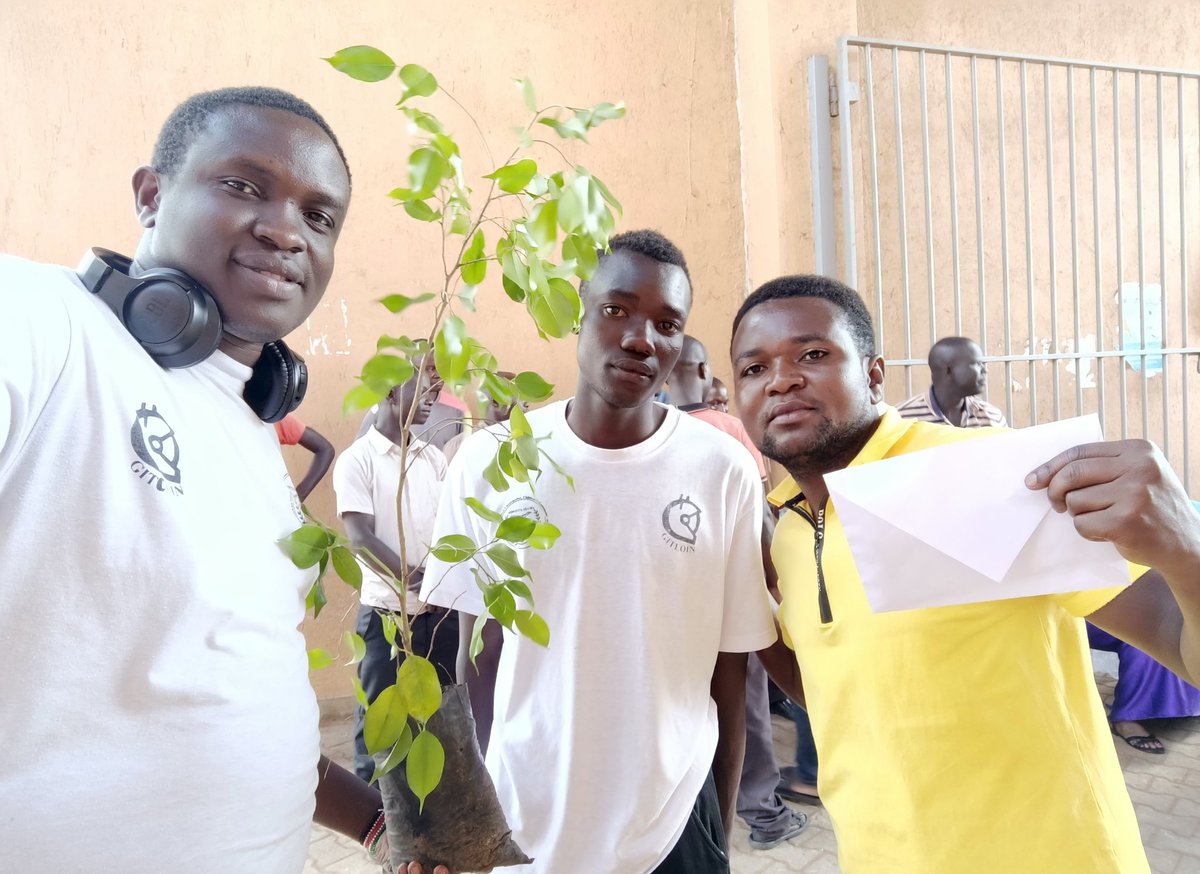 ayowecca_uganda's tweet image. In 2023 @gitcoin through @climate_program  funded trees we donated &amp;amp; planted in Tororo city as sample, Today women trade their food stuffs &amp;amp; commodities under it, #fundwhatmatters we'v just planted another 1k visit in a year to tell a story #Refi #climateStrike #Nature #EarthDay