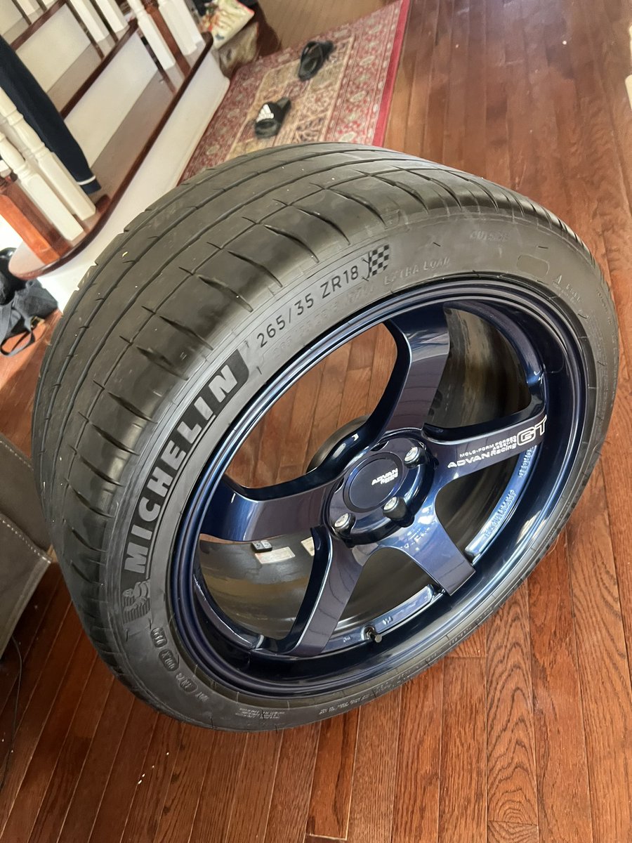 Buick Lesabre tweet media