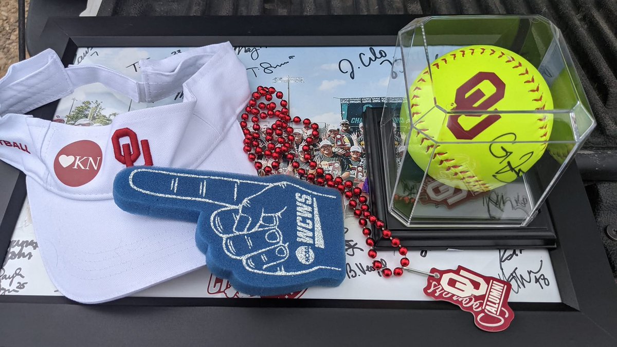 <a href="/OUontheAir/">SoonerSportsNetwork</a>  listening  to <a href="/PlankShow/">Chris Plank</a> in Surprise, AZ with <a href="/espn/">ESPN</a> muted 😂😏
 #IYKYK ❤️

PS: swag from Natty 2021,  given to me by Juarez family. BOOMER!
