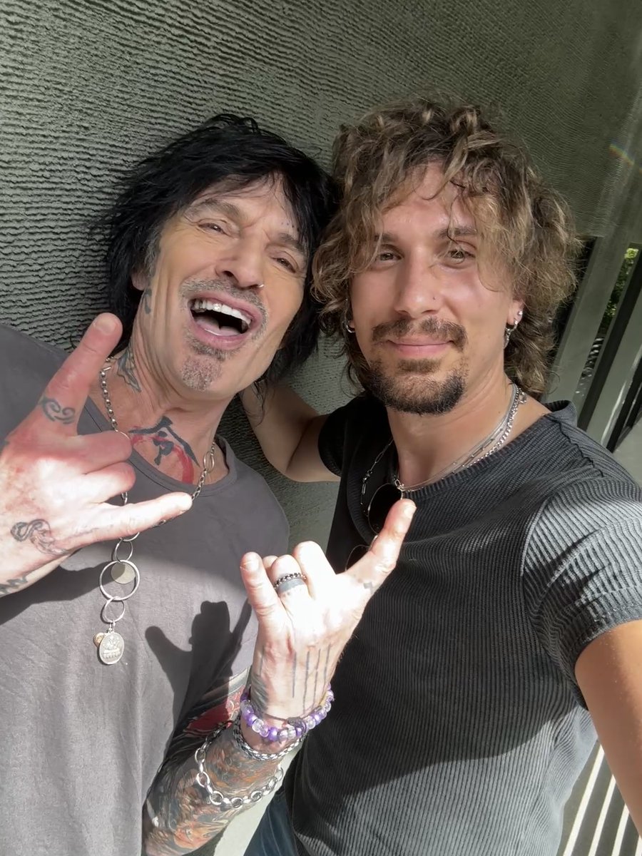 Axiom of Rock House tweet media