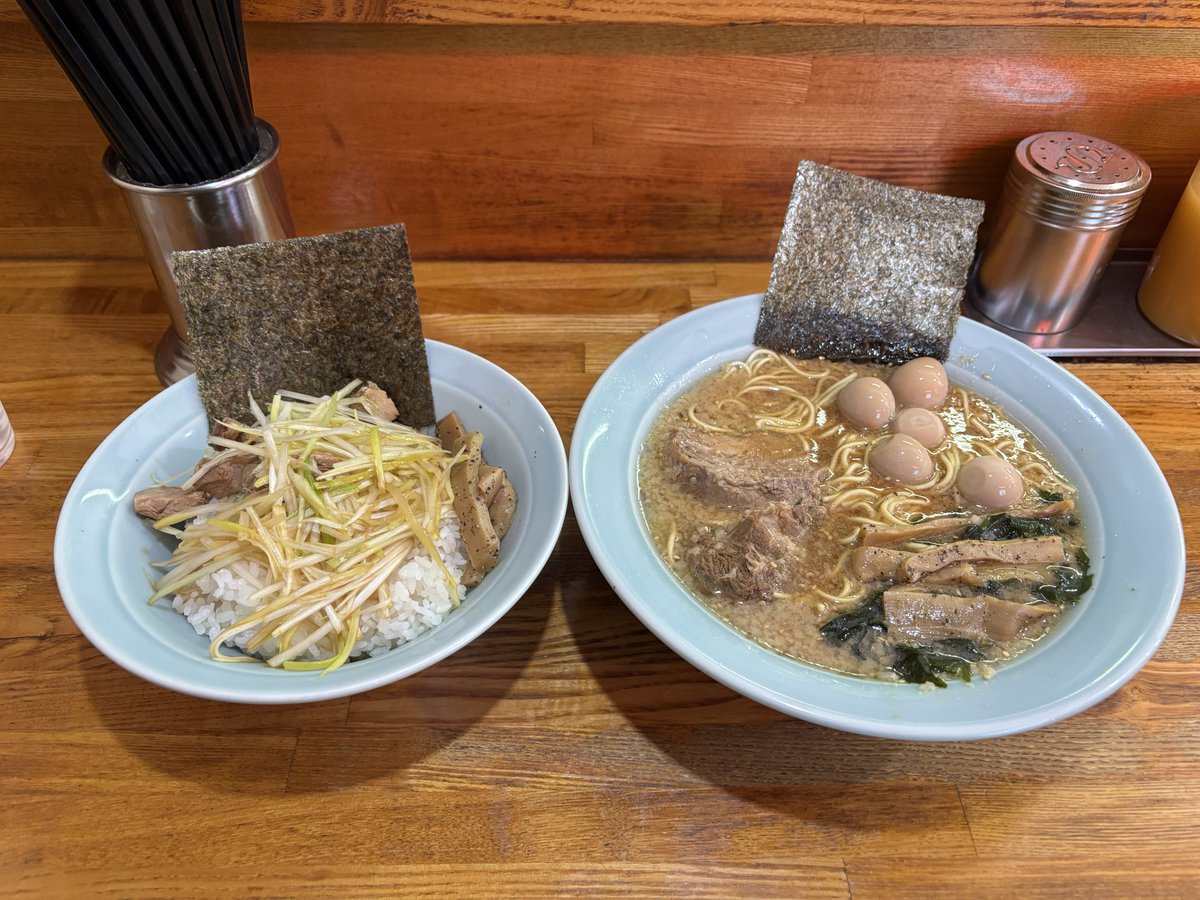 DaisukeKuchan's tweet photo. 年末以来の
チャーシュー持ち帰り

こいくち味噌うずら
ネギ丼

#ラーショ
#ラーメンショップ
#矢部店
#朝ラー https://t.co/BTJAFFpG8f