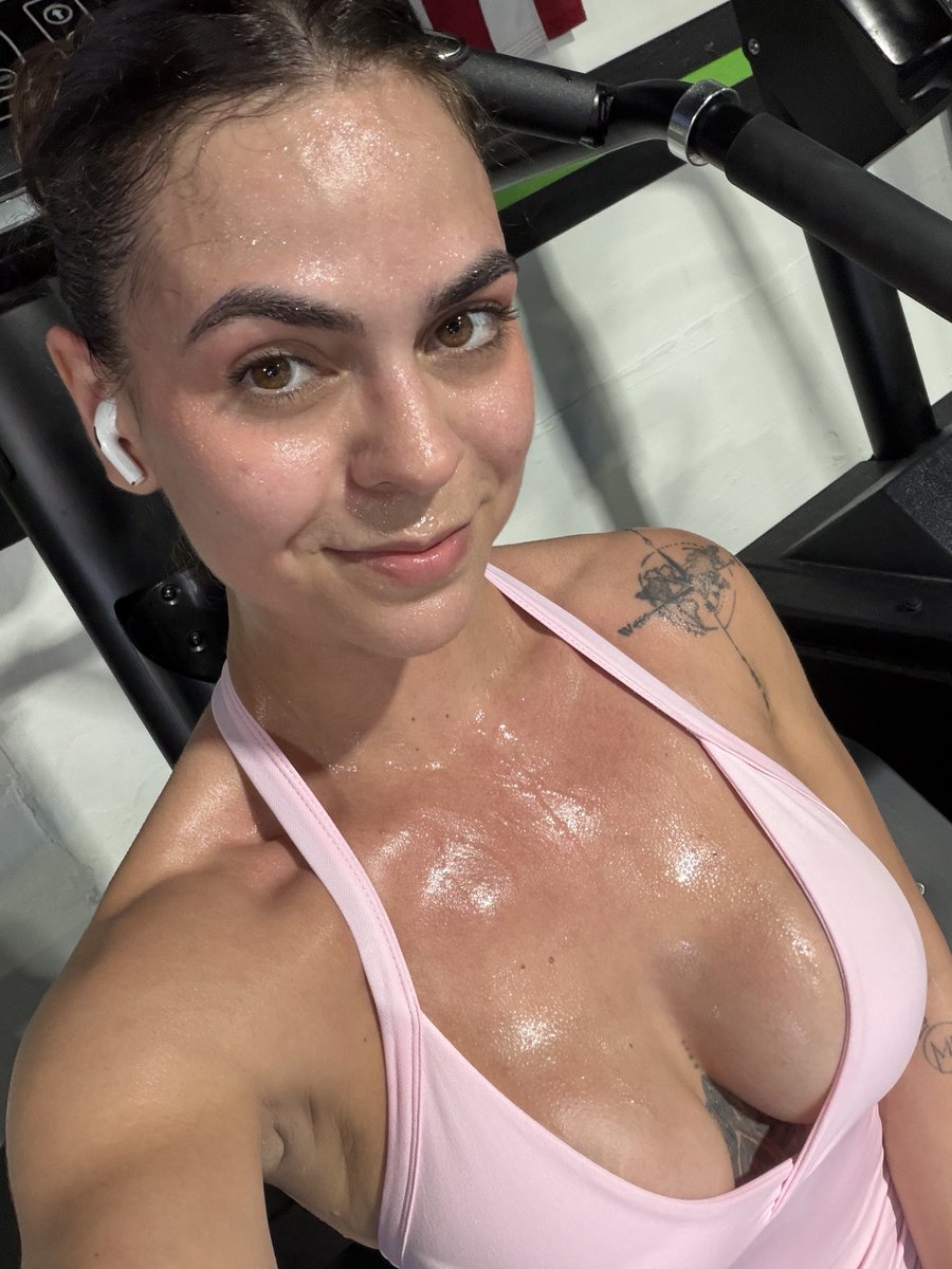 Addictedtoana tweet media