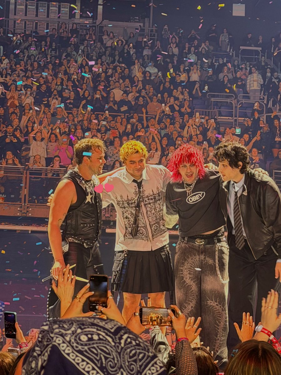 B •ON TOUR• ੈ✧̣̇˳·˖✶ tweet media