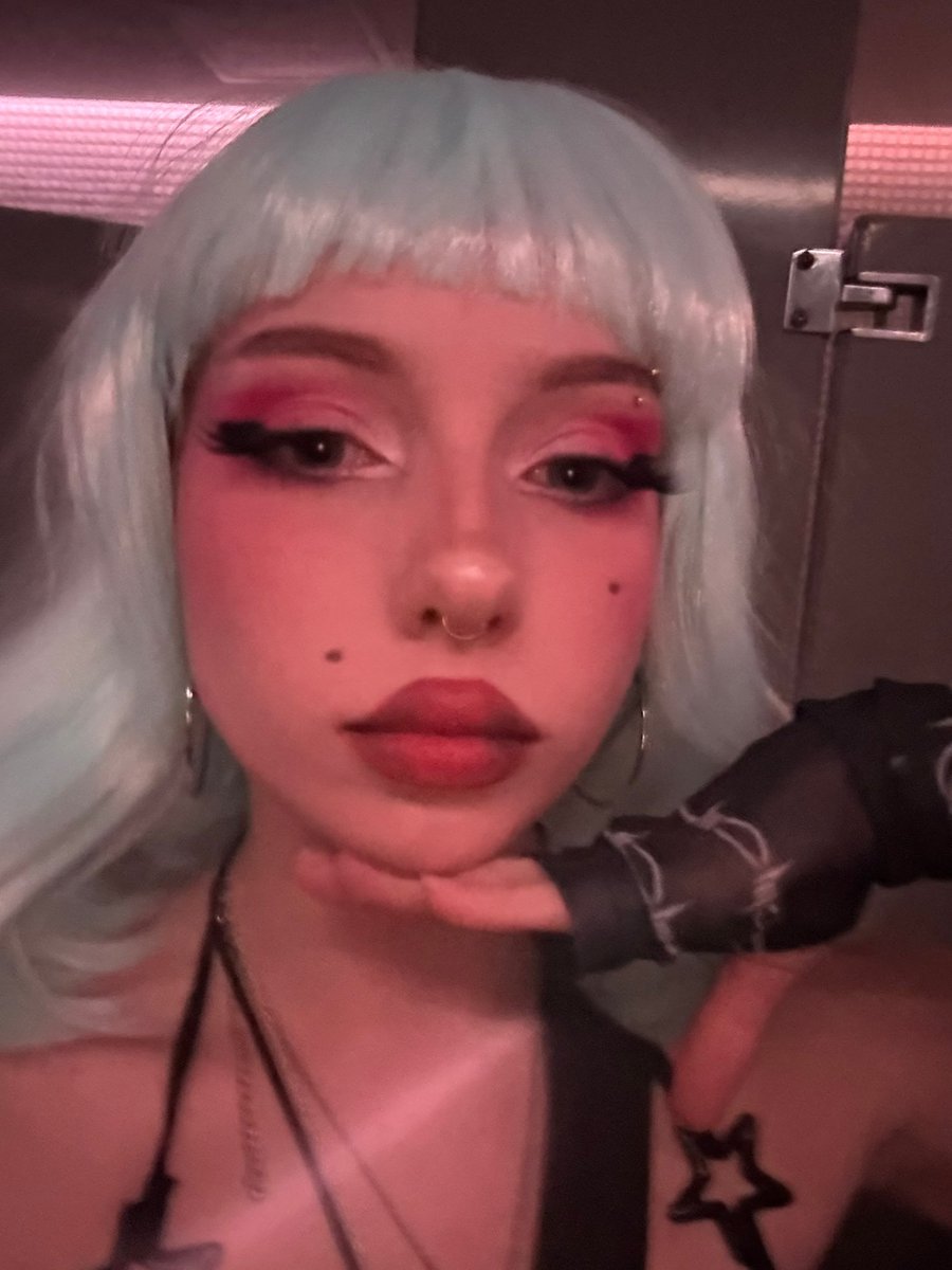 quinn ۶ৎ tweet media