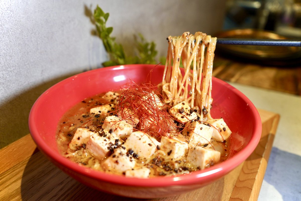 伊太そばの奥さん🍜家族で汐留に進出！（昼ラーメン/夜バル） tweet media