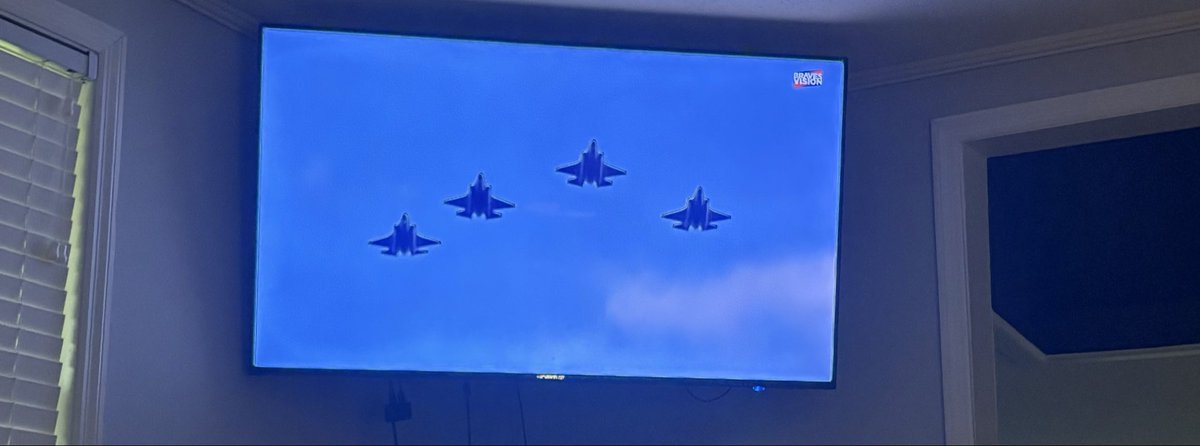 RemyJ_4L's tweet photo. @chubby624 @Every1HatesLeya They flew over lol https://t.co/8TBD2ZSigZ