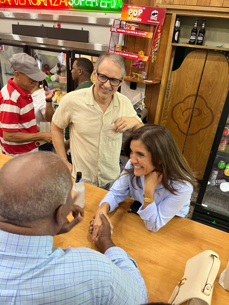 EmbajadaUSAenRD tweet media