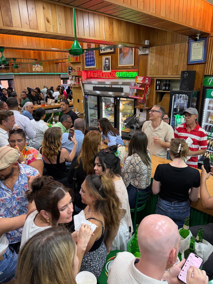 EmbajadaUSAenRD tweet media