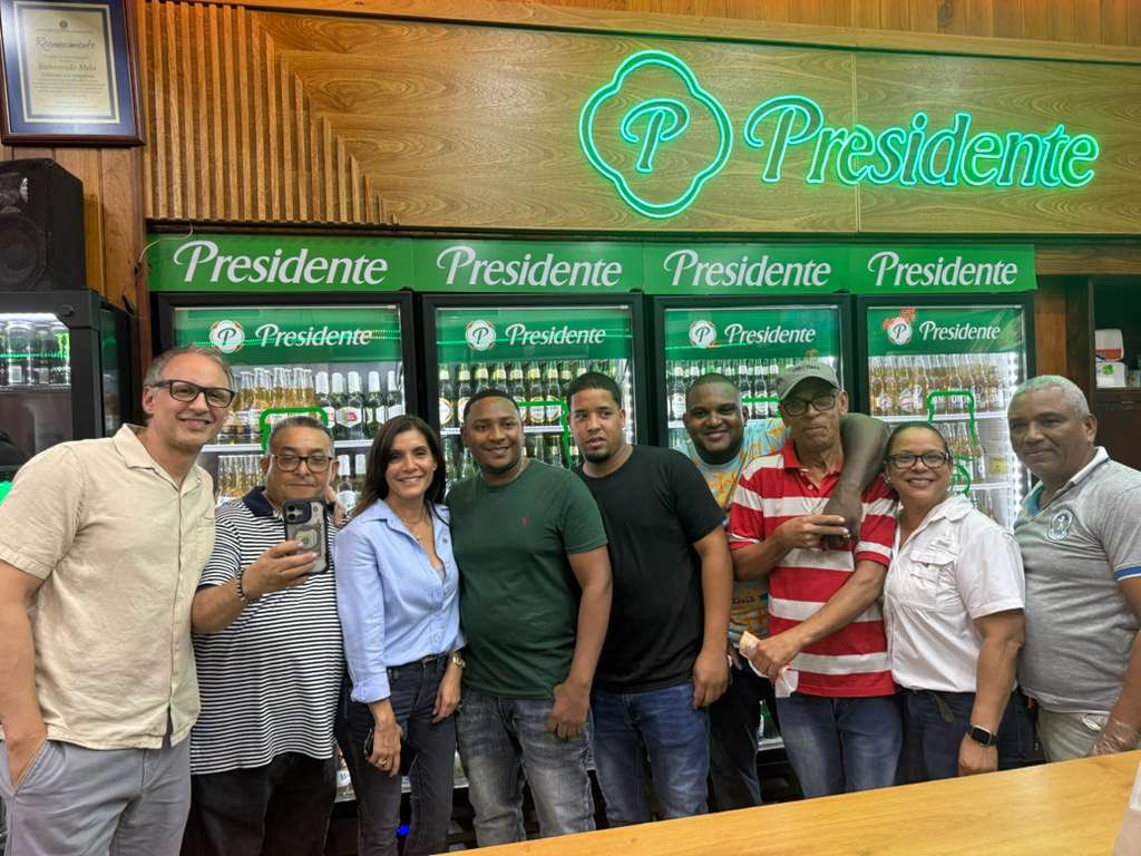 EmbajadaUSAenRD tweet media