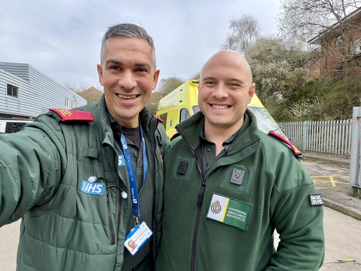 LeDyslexicMedic's tweet image. Back in Yorkshire &amp;amp; on shift with this legend 👊🏾🙌🏽

@YorksAmbulance @ZachDavies94 #ambulance #criticalcare #fyp #phem