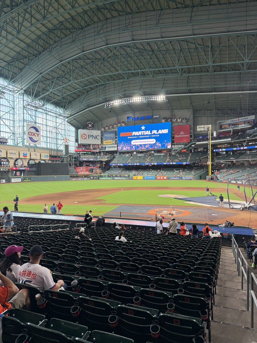 _Dom2Bomb's tweet photo. When your sorry ass team you love is a 4.5 hour drive away for opening weekend…you make that drive. LETS GO HALOS #RepTheHalo https://t.co/eqqpHQFYSL