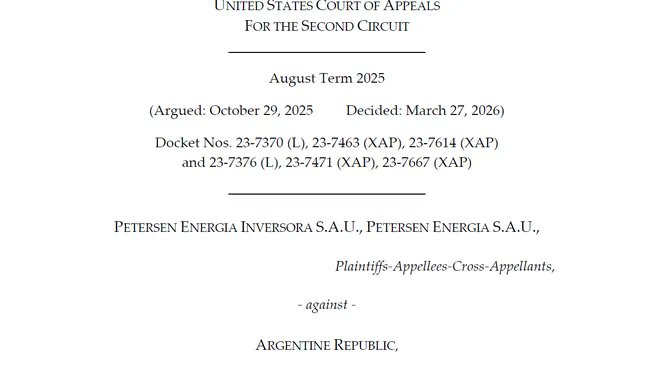 pclucellas's tweet photo. @arilijalad Petersen (ezquenazi-Crisitna) contra argentina. No lo digo yo lo dice el juicio. Se asociaron a Budford, pero ellos eran los demandantes. Los buitres: Budford, Petersen y Cristina. Como les debe haber dolido perderse 16000 millones USD de los argentinos. https://t.co/ImGJE6xJDb