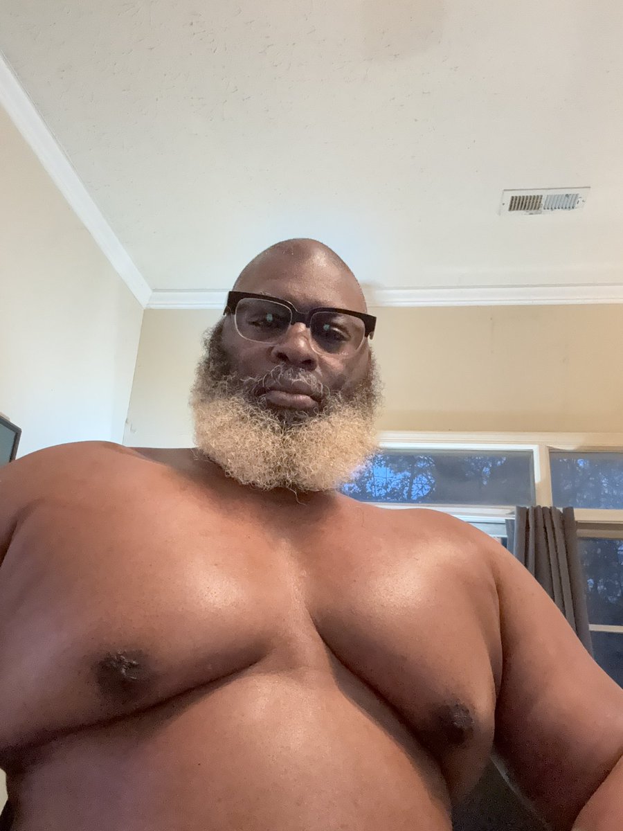 Bear4Blackxxx who wants 2 COLLAB? tweet media