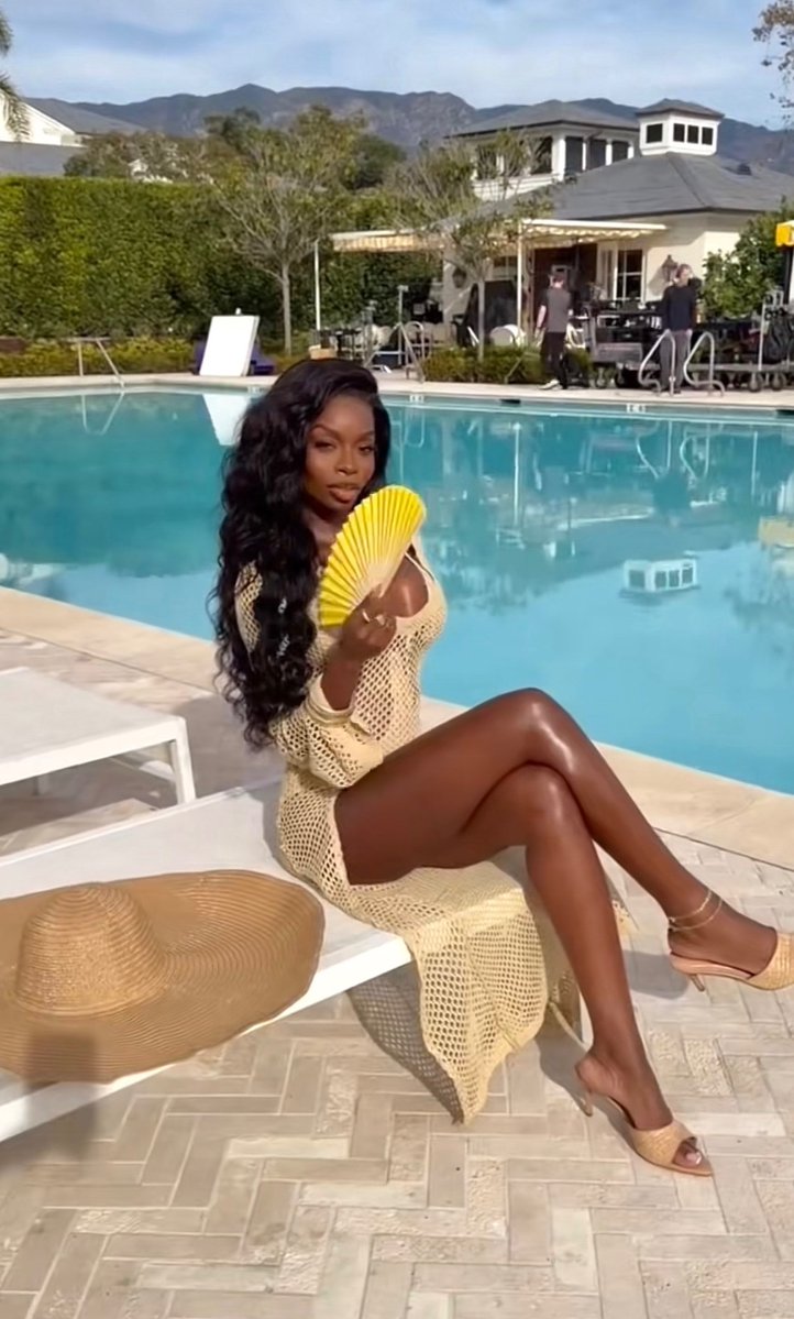 Mía 💋 tweet media