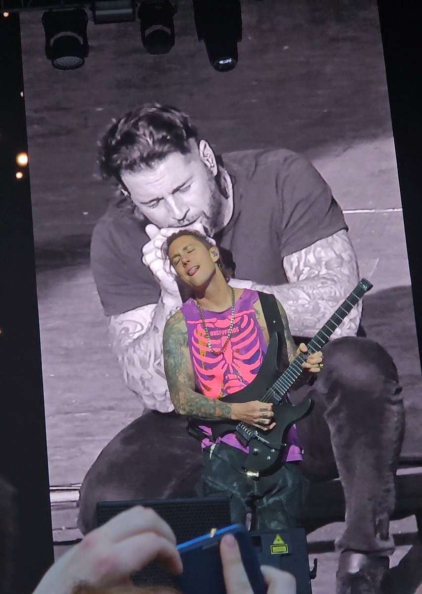 k(o)rey 🐾 tweet media