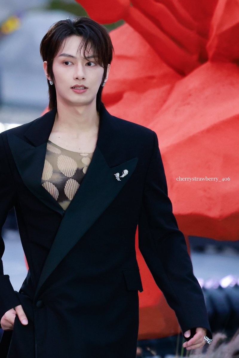 𝒄𝒉𝒆𝒓𝒓𝒚𝒔𝒕𝒓𝒂𝒘𝒃𝒆𝒓𝒓𝒚_406 tweet media