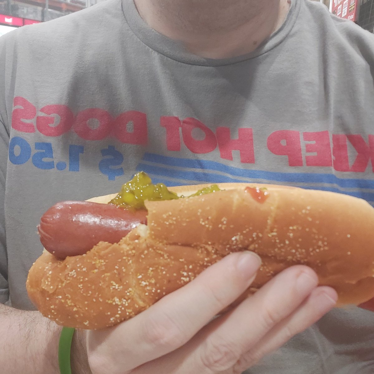 Blume Industries CEO Balding 大老板 tweet media