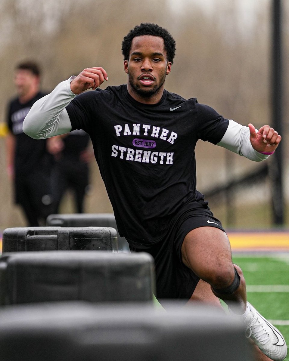 UNI Football tweet media