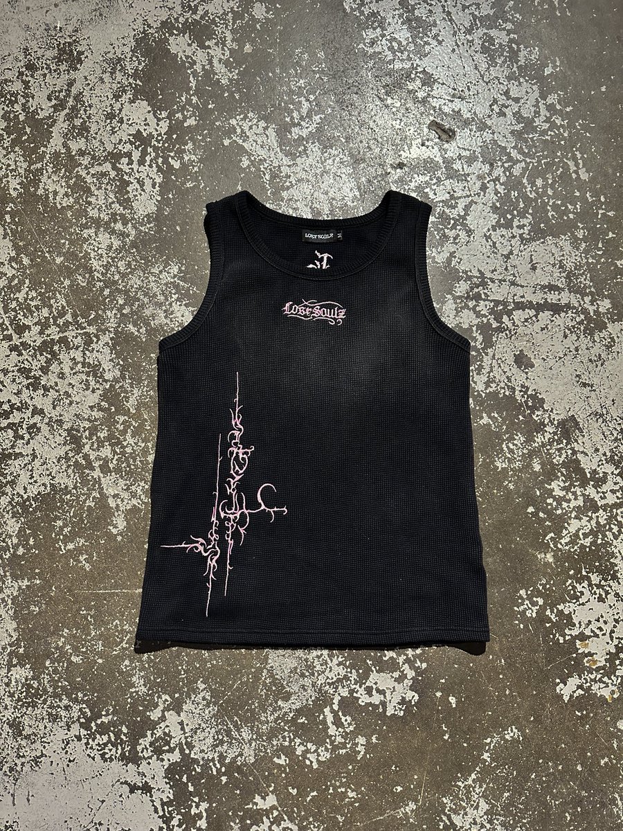byxndr's tweet photo. asana thermals &amp; kaze tanks just dropped!
my fav capsule we’ve released yet.

cop the twin set: https://t.co/MbAbIKUcRF https://t.co/8mMmnauaSO