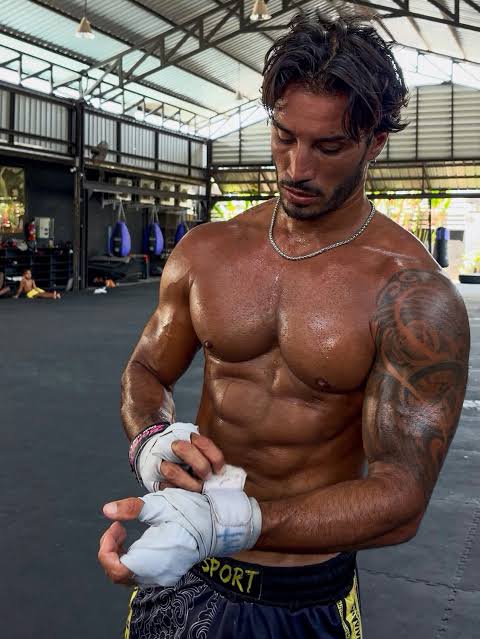 Gabriel de Luque tweet media