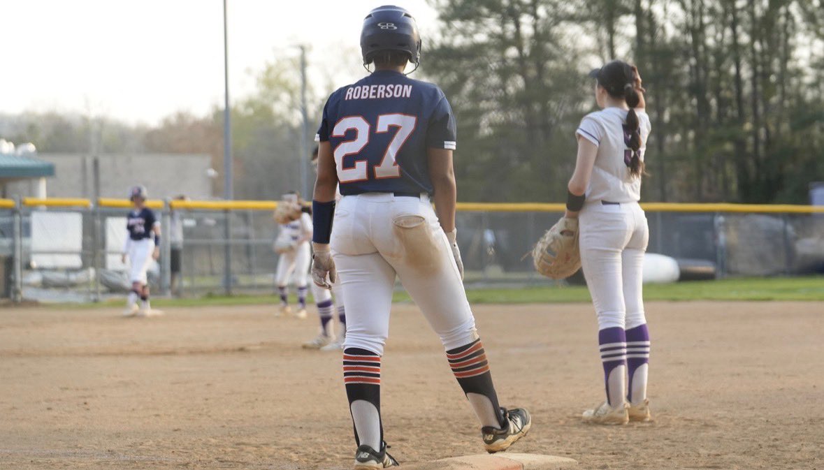 JayRoberson2029's tweet photo. Manchester took the W over James River last night 14-0! Excited to keep growing and learning with this team. 

@ECBulletsMoore
 @MHSLancers https://t.co/2Qx7PEFJxZ