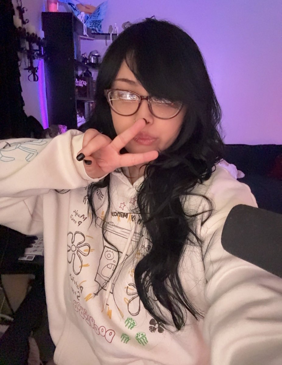 really chill day today twitch.tv/cruxxlust