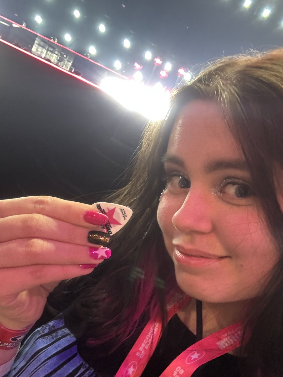 mara 卌 I FEEL EVERYTHING tweet media